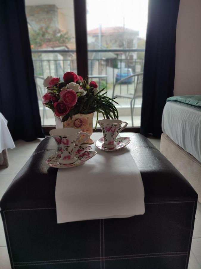 New Era Apartment *